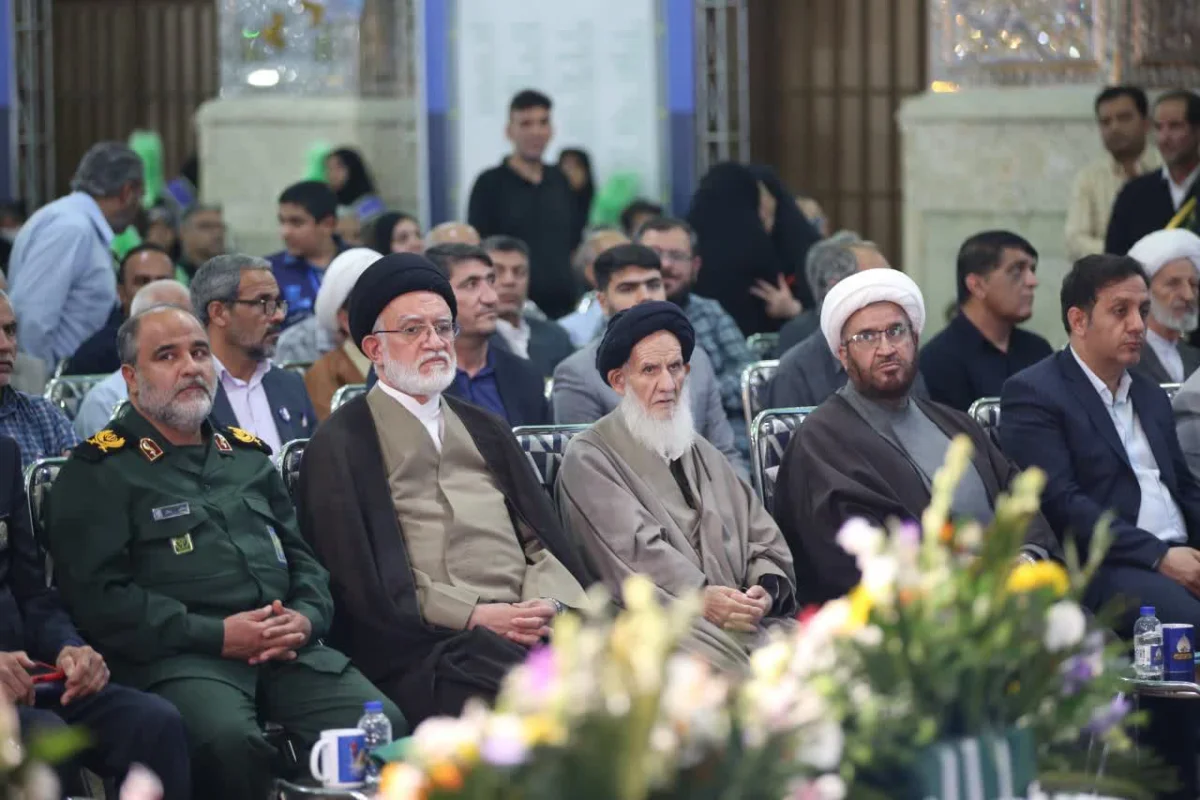 جشنواره ملی آستانه خورشید با معرفی ۱۵ شاعر برگزیده در شیراز برگزار شد