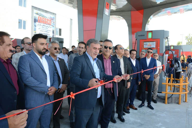 خدمت رسانی جایگاه سوختی جدید صادقیه در شیراز