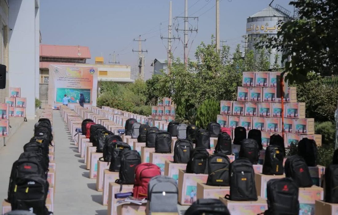 توزیع ۴۶ هزار بسته لوازم آموزشی بین دانش آموزان