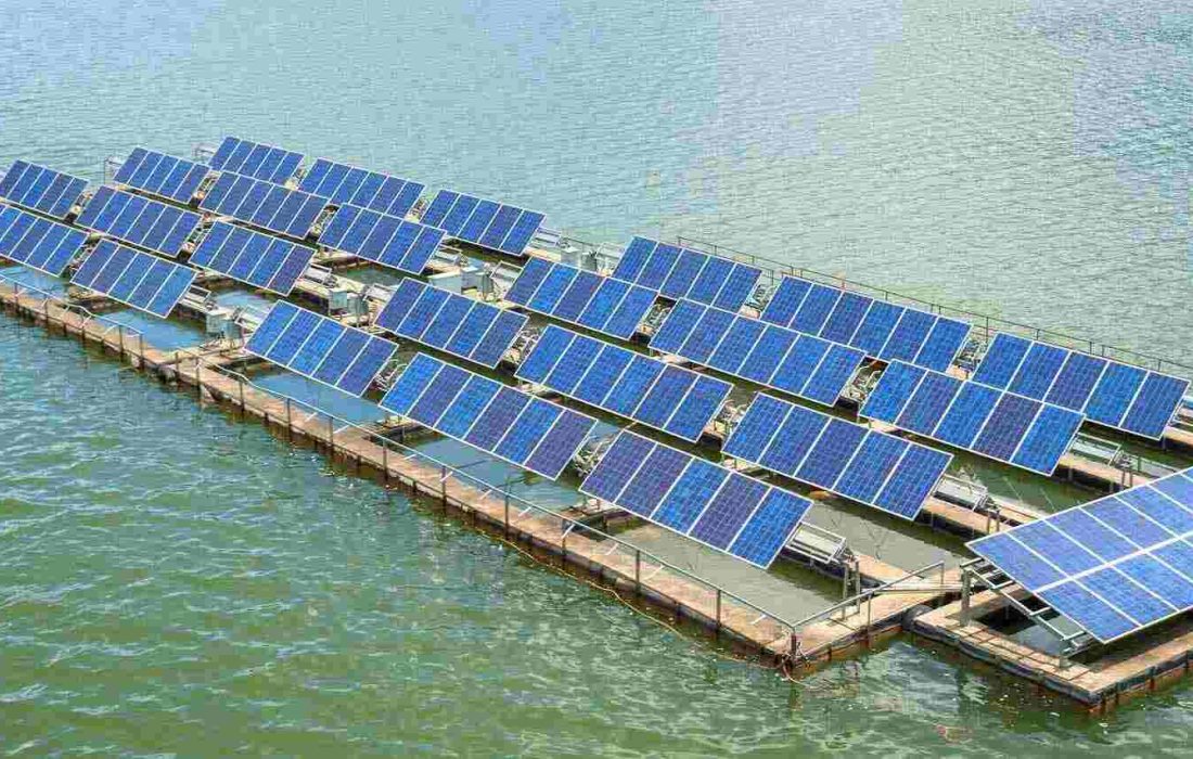 نصب صفحات خورشیدی در استخرهای دومنظوره کشاورزی