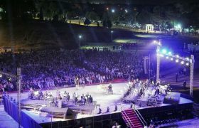 فیلم | کنسرت علی رضا قربانی در تخت جمشید