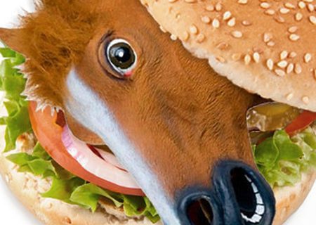 فروشگاهی که گوشت اسب به جای گوشت مرغ به مردم میداد !!!!