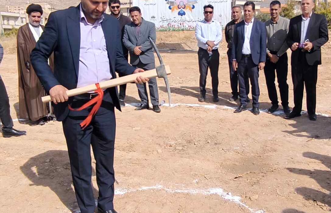 کلنگ احداث دو مدرسه جدید در شهر صدرا به زمین خورد