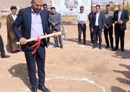 کلنگ احداث دو مدرسه جدید در شهر صدرا به زمین خورد