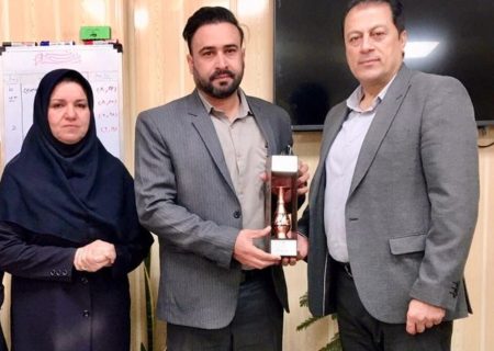 تقدیر از مدیر روابط‌ عمومی هیئت ورزش‌های همگانی فارس به مناسبت هفته تربیت بدنی