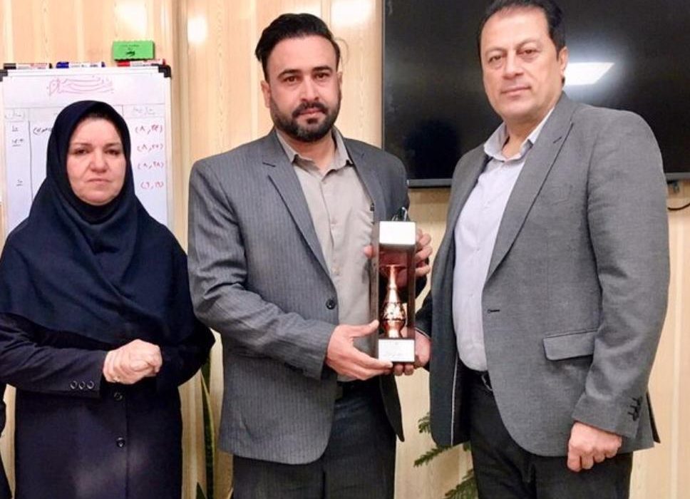 تقدیر از مدیر روابط‌ عمومی هیئت ورزش‌های همگانی فارس به مناسبت هفته تربیت بدنی