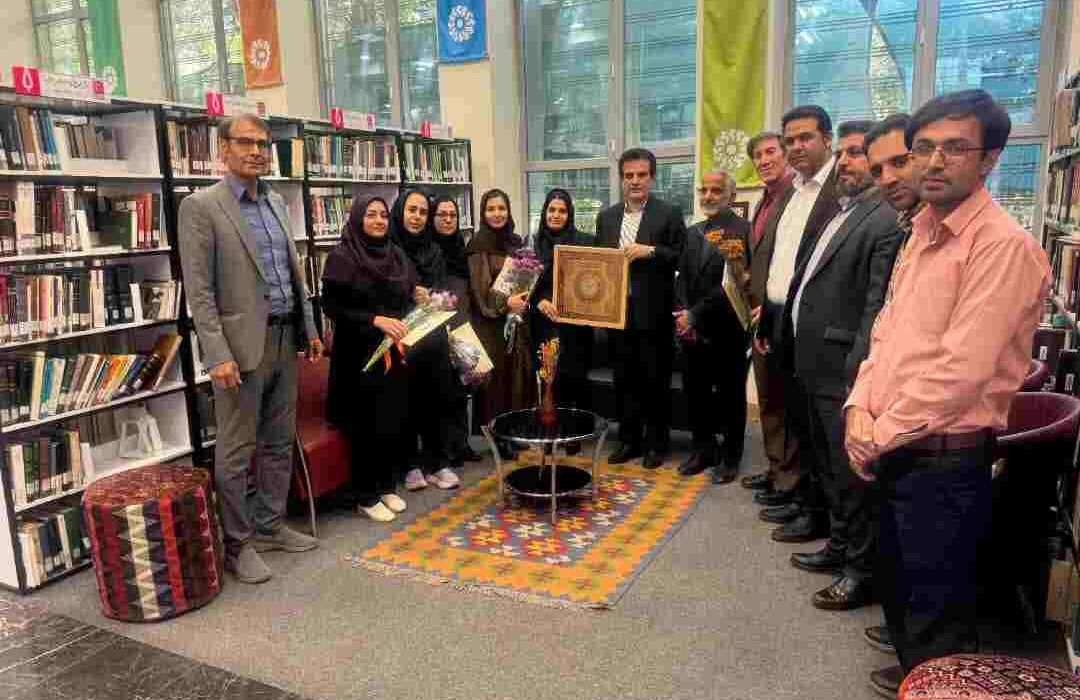 بازدید فرماندار شیراز از کتابخانه شهید دستغیب شیراز