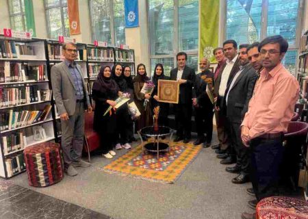 بازدید فرماندار شیراز از کتابخانه شهید دستغیب شیراز