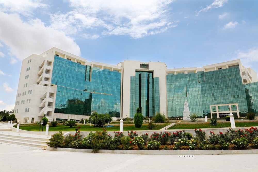 موفقیت پزشکان شیرازی در انجام نخستین پیوند کبد در بخارا ازبکستان