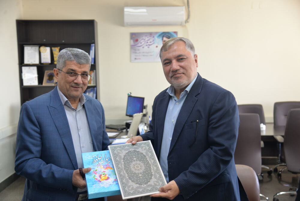 قدردانی از تلاش های مدیرکل کمیته امدادامام خمینی(ره) فارس