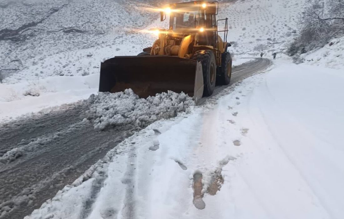 ّبرفروبی بیش از ۱۱ هزار کیلومتر در محورهای فارس