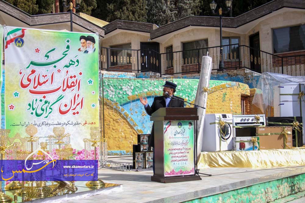 گزارش تصویری | اهدا 2200 سری جهیزیه  به نوعروسان