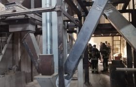 نجات کارخانه آرد از آتش