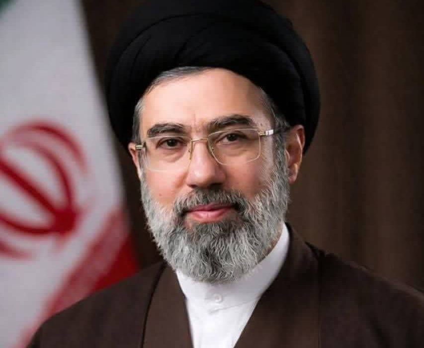 آیت الله سید مجتبی حسینی خامنهای سومین رهبر جمهوری اسلامی ایران شد