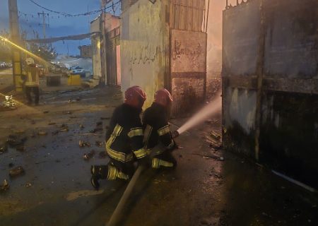 مهار حریق در کارگاه شارژ سیلندرهای گاز در شیراز