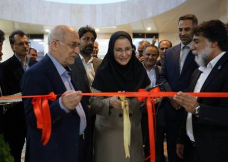 افتتاح دبیرخانه دائمی رویداد علمی-فرهنگی «هویت» در آرامگاه سعدی