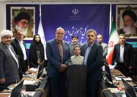 تقدیم ۱۸ شهید دانش‌آموز از فارس در عملیات رمضان