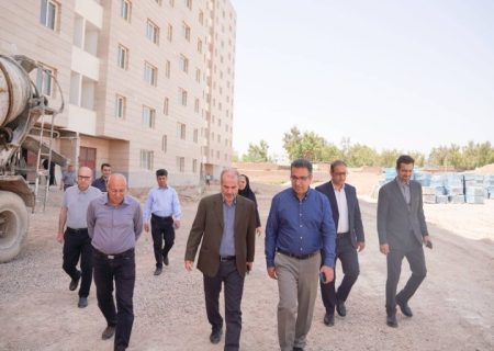 بازدید مدیرعامل شرکت بازآفرینی شهری ایران از پروژه ۱۹۶ واحدی طرح استیجار ویژه زوج‌های جوان در شیراز