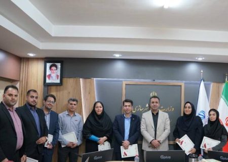 تجلیل از اعضای شورای هماهنگی روابط عمومی‌های راه و شهرسازی استان فارس همزمان با هفته روابط عمومی