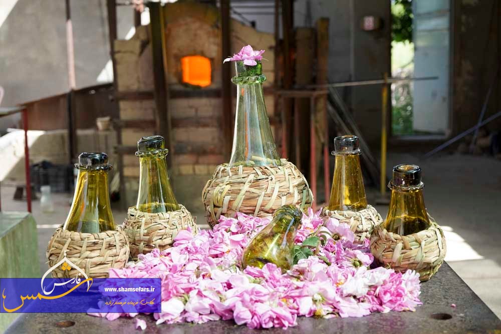 احیای صنعت فراموششده شیشهگری در میمند فارس؛ گل محمدی میرود، برند میماند برای دیگران