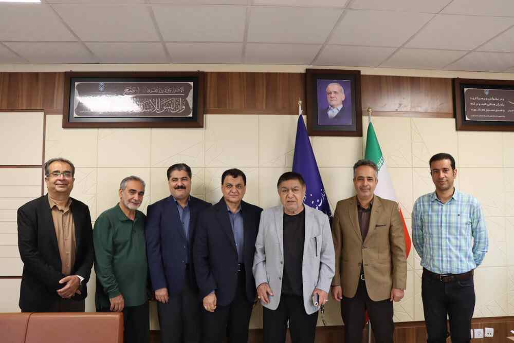 توسعه ورزش کارگری و میزبانی مسابقات کشوری محور دیدار پیروانی با مدیرکل تعاون، کار و رفاه اجتماعی فارس