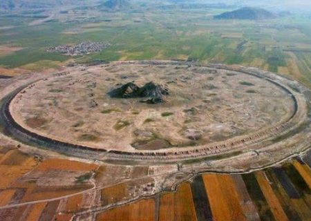 بازدید مدیر کل میراث فرهنگی فارس از پایگاه تاریخی دارابگرد / هدف‌گذاری برای ثبت جهانی  کلان‌سایت باستان‌شناسی