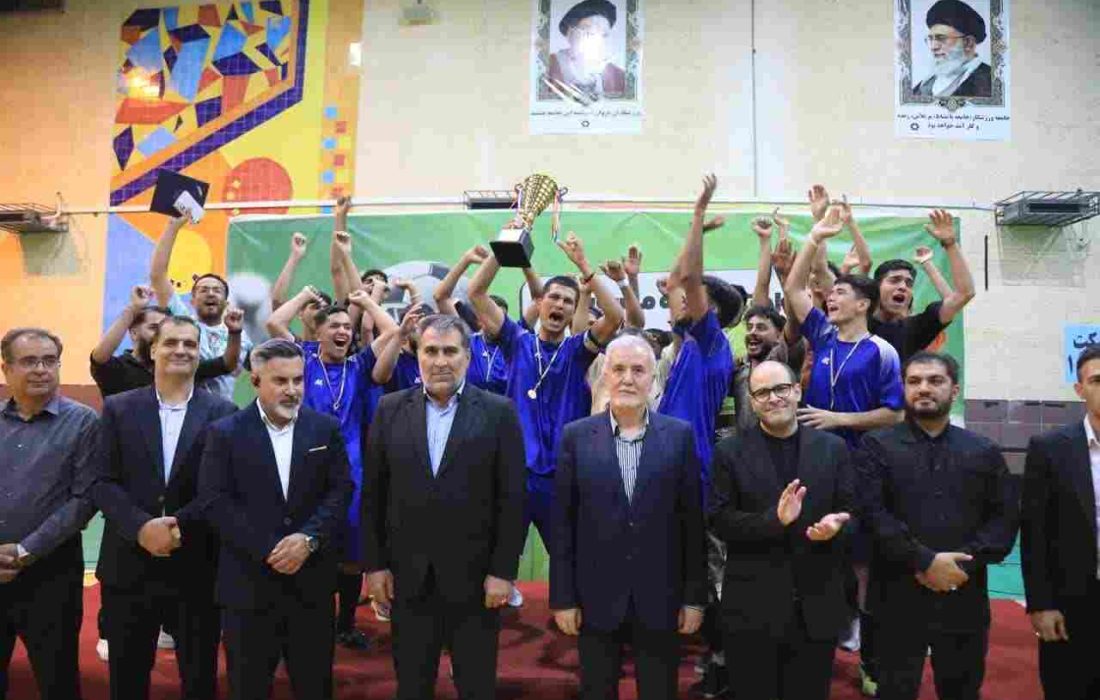 فاطمیون شیراز قهرمان فوتسال محلات در یادواره شهدای جنگ رمضان شد
