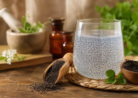 تخم شربتی تشنگی را کاهش می‌دهد، اما جایگزین آب نیست