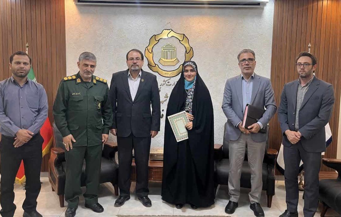 یک زن فرمانده پایگاه بسیج سازمان همیاری فارس شد
