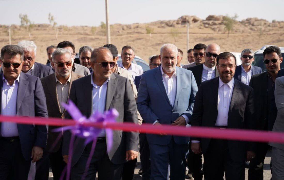 ۱۴ طرح بزرگ زیرساختی و انرژیهای تجدیدپذیر در داراب و زریندشت افتتاح شد