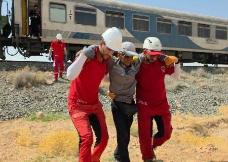 هلال‌احمر فارس، ۳۰۰ امدادگر در قلب بحران؛ مانور «صلابت زاگرس» با سناریوی زلزله در صدرا